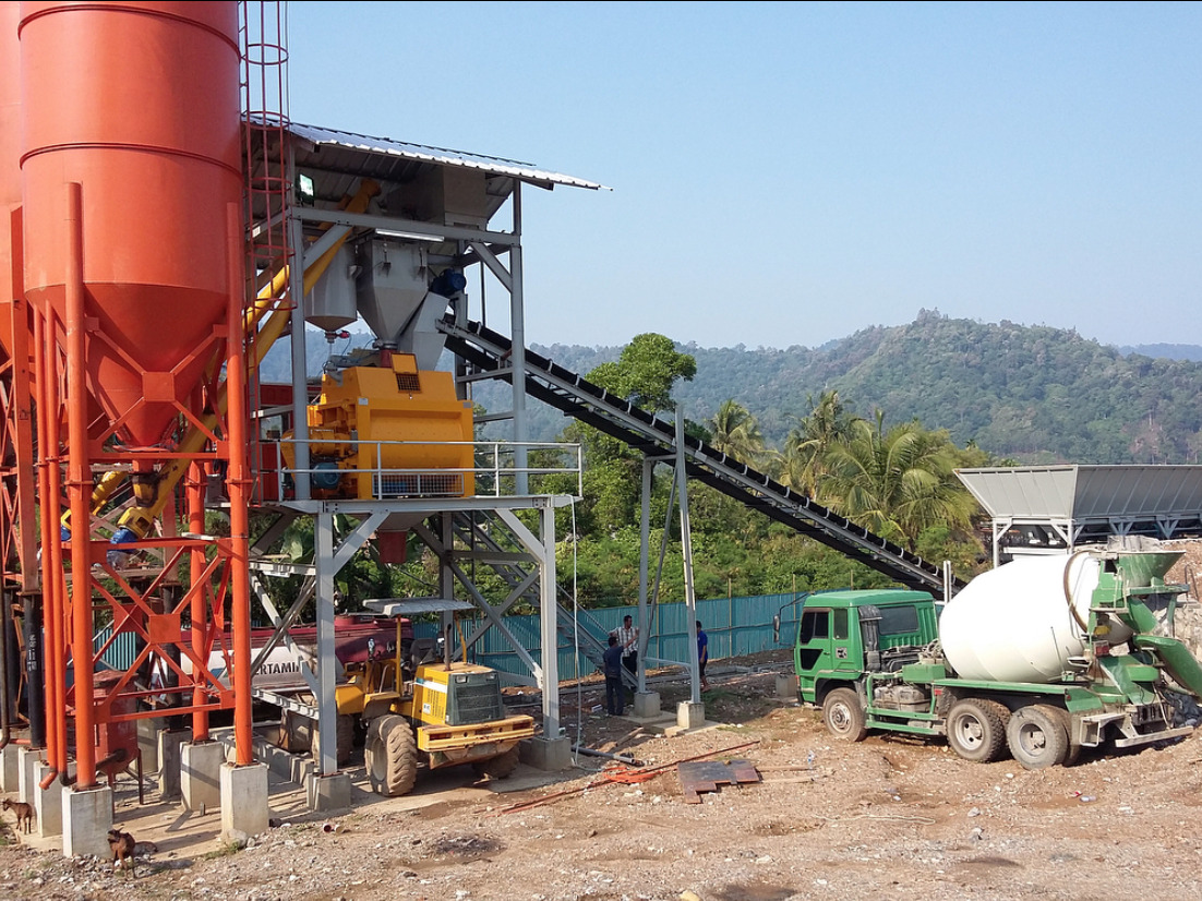 Proyek Batching Plant Wet Mix 90 m3/jam di Padang